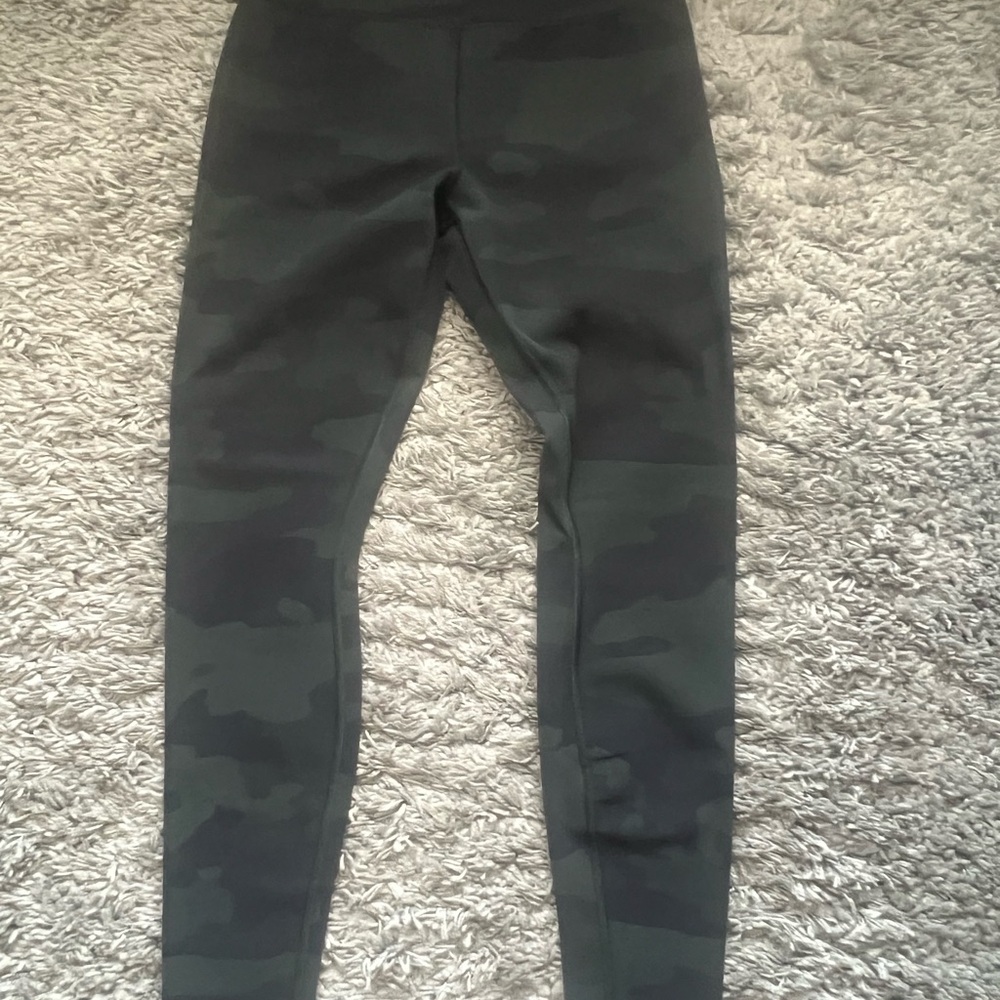 Alo camo leggings